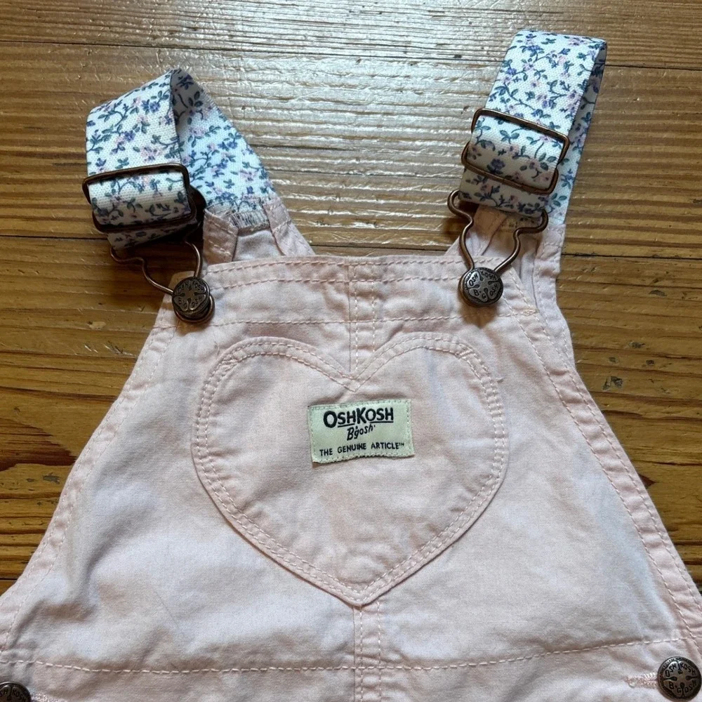 OshKosh‎ B'gosh Shortalls Kids Pink Excellent Heart Pocket Floral SIZE 18m